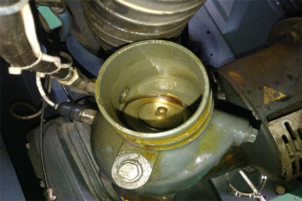 đóng dầu máy nén khí